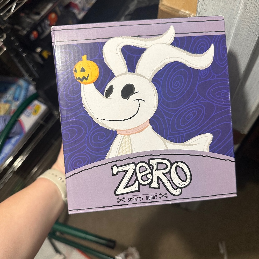 BNIB RARE retired Scentsy Buddy - Zero